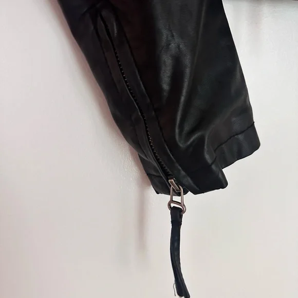 Black vegan leather jacket - Picture 5 of 9